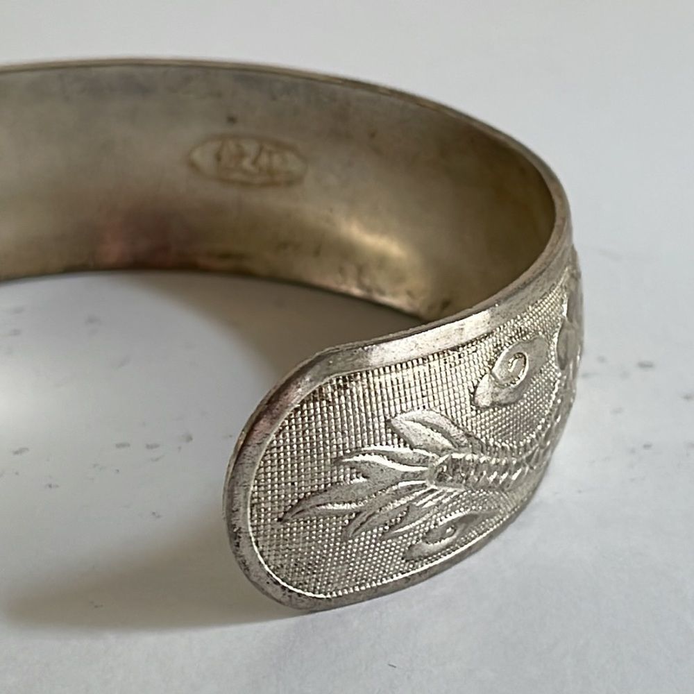 Cuff, bought in China, Chinese imagery, dragons, fire - Picture 9 of 11